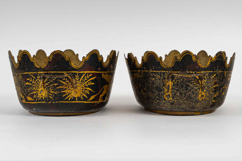 Pair of coolers or ‘Verrières’ in painted sheet metal decorated with griffins from the Empire period