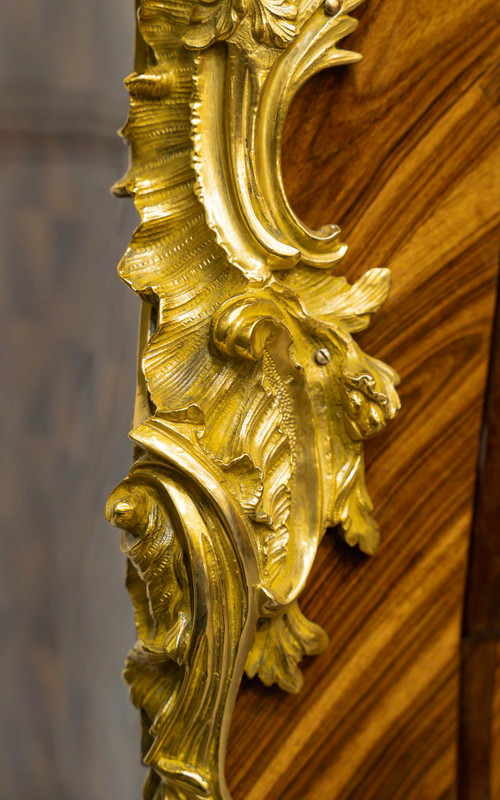 Gilles Joubert e Roger Vandercruse dit Lacroix Cassettiera con ponticello 1755 ca.