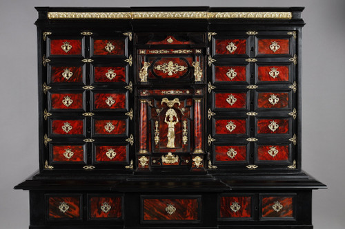 Cabinet sur pied dans le style des cabinets flamands du 17e siècle