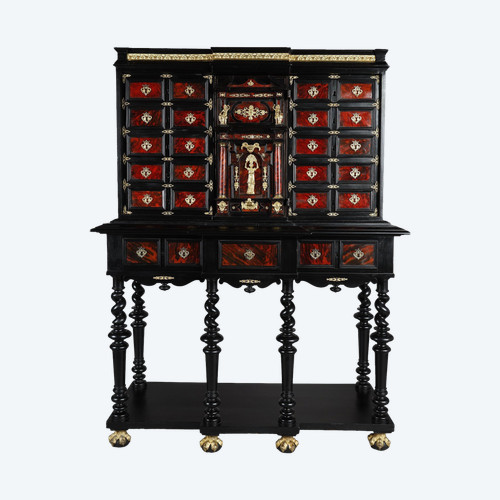 Cabinet sur pied dans le style des cabinets flamands du 17e siècle