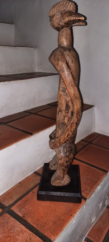 Mumuye Statue