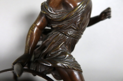 Soggetto in bronzo "L'enfant au cerceau" firmato