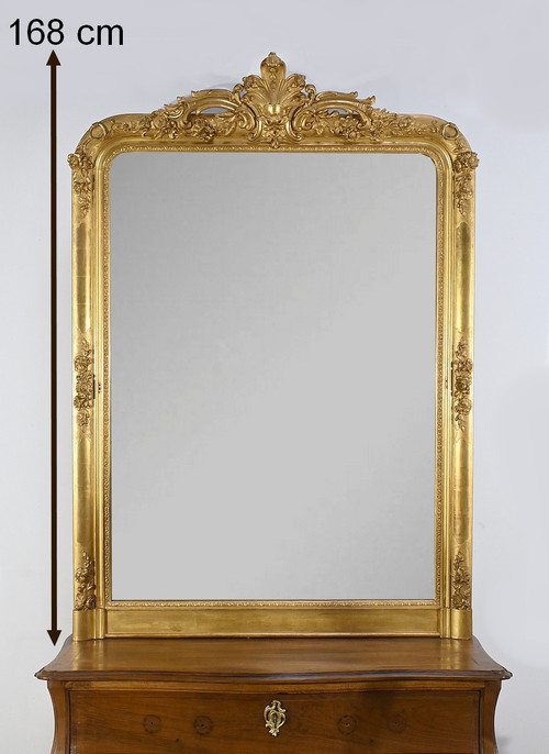 Important Miroir en bois doré, style Louis XV – 1re partie XIXe