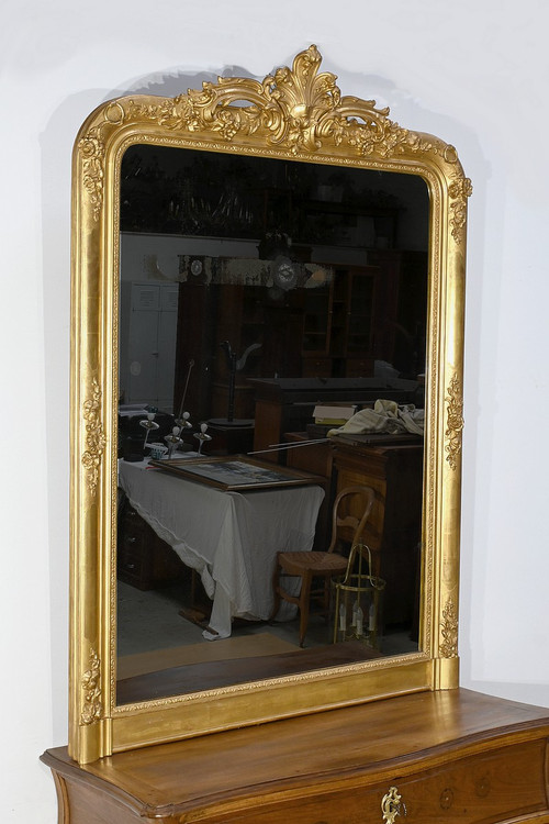 Important Miroir en bois doré, style Louis XV – 1re partie XIXe