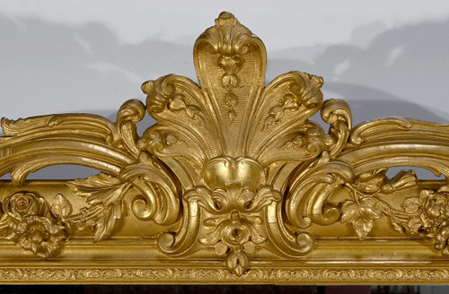 Important Miroir en bois doré, style Louis XV – 1re partie XIXe