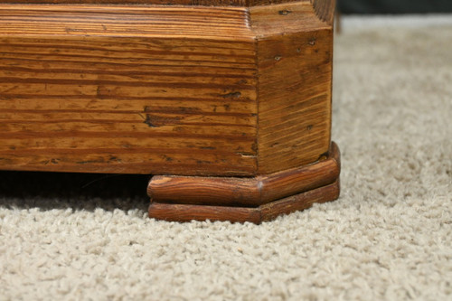 Small chest of drawers in Pitchpin - 1930