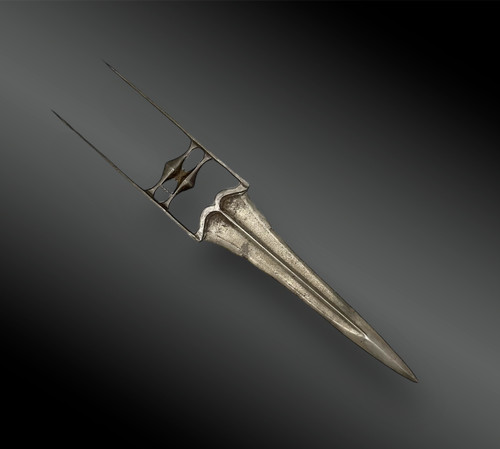 KNIFE called Katar Djamadhar - Mughal Empire, India - 20th century