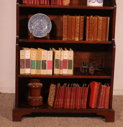 Libreria a cascata in mogano del XIX secolo