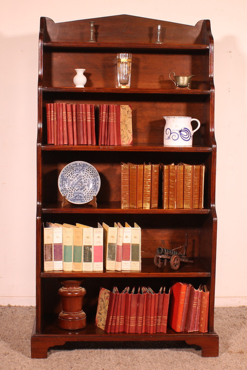Libreria a cascata in mogano del XIX secolo