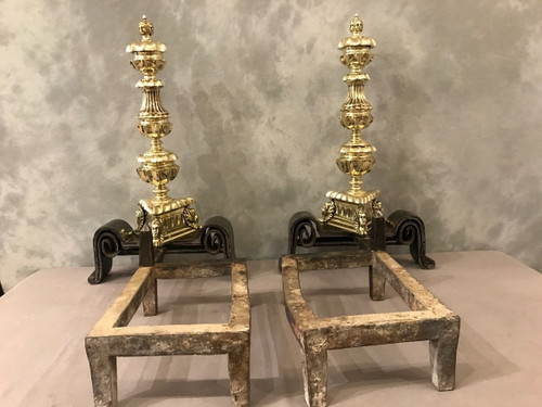 Importants chenets en bronze et fer d'époque 17 ème 