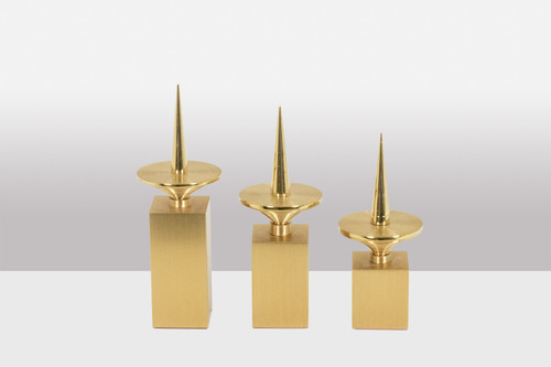 Set of 3 gilt brass candlesticks. Contemporary work.  LS5958172T