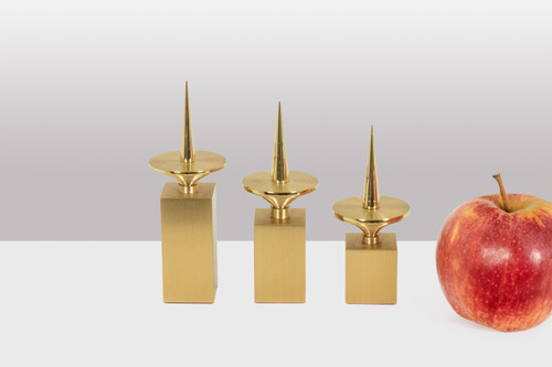 Set of 3 gilt brass candlesticks. Contemporary work.  LS5958172T