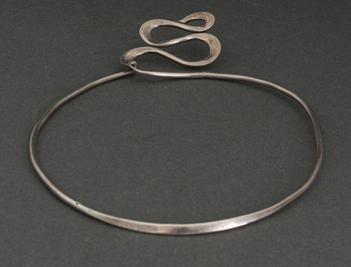Rigid 1960-1970 modernist silver necklace with Crab hallmark 39 grams