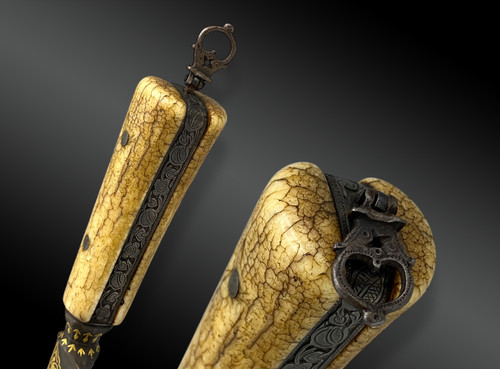 Couteau droit, kard, lame en damas wootz. Iran oriental, XVIIIème siècle 