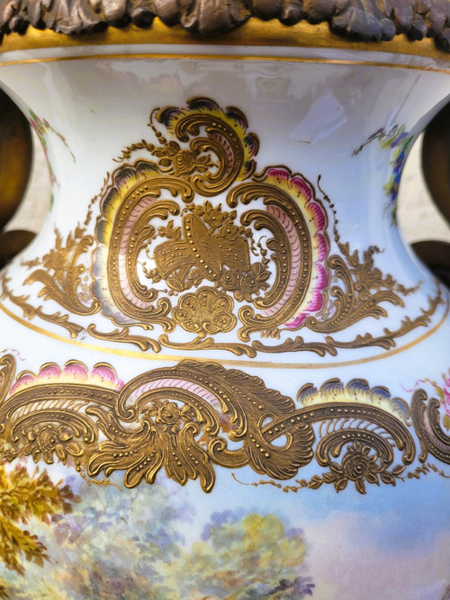 Große Drehbare Vase Aus Porzellan Und Bronze, Sèvres, 19. Jahrhundert