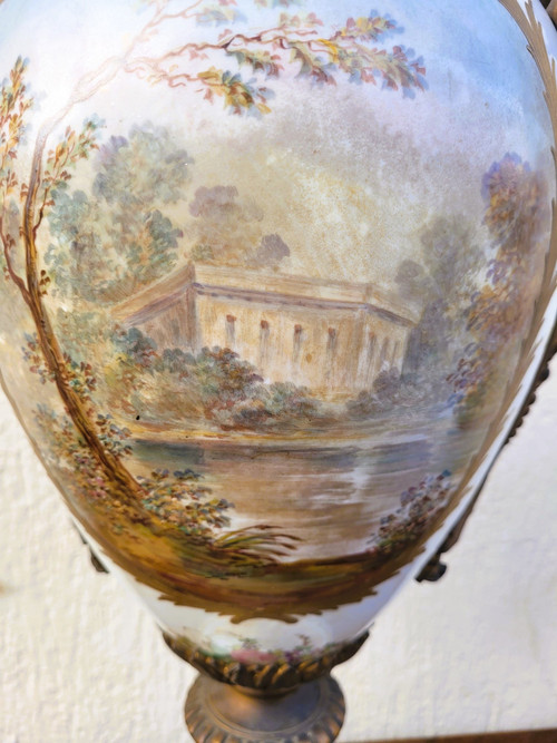 Große Drehbare Vase Aus Porzellan Und Bronze, Sèvres, 19. Jahrhundert