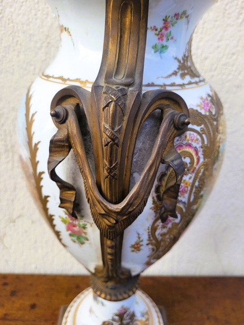 Große Drehbare Vase Aus Porzellan Und Bronze, Sèvres, 19. Jahrhundert