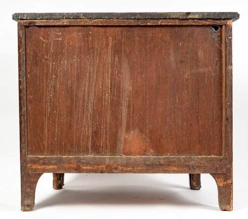 Bon Durand - Piccola cassettiera in legno di raso, palissandro e legno di violetta periodo Luigi XV 1765 ca.