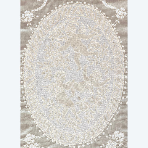Dessus de lit ou nappe En Lin Brodé à Décor De Puttis Et De Rinceaux XIX ème