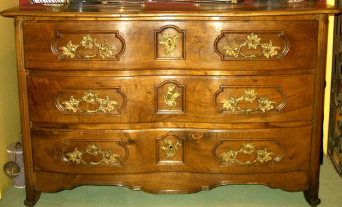 Cassettone antico in noce a 3 cassetti