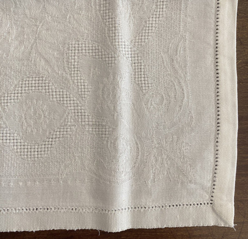 Tovaglia accompagnata da 12 asciugamani damascati e monogrammati LM XXth