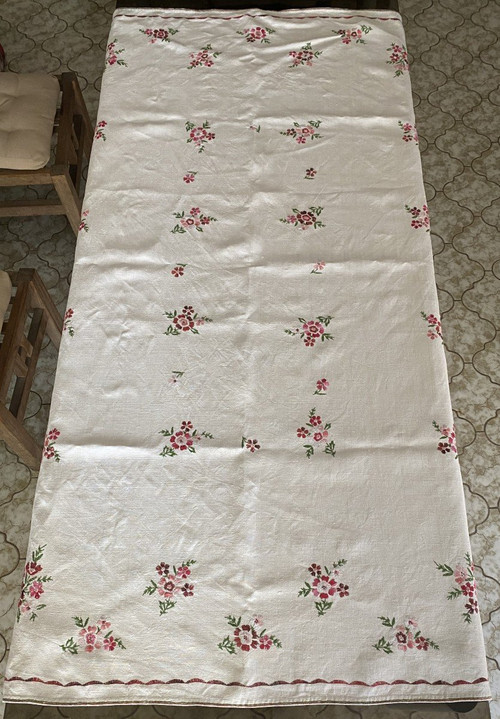 Tovaglia di lino ricamata a fiori del XIX secolo