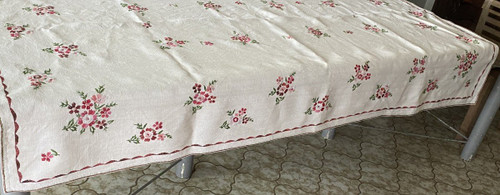 Tovaglia di lino ricamata a fiori del XIX secolo