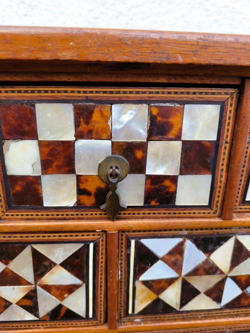 Gabinetto siriano in madreperla, XIX secolo