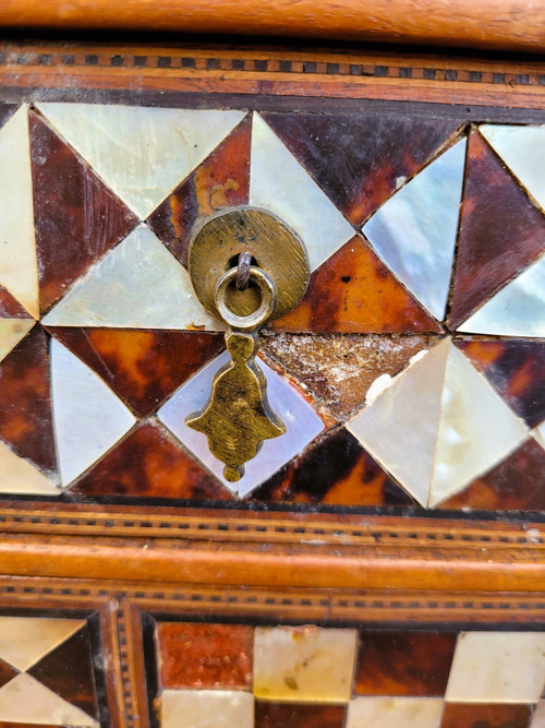 Gabinetto siriano in madreperla, XIX secolo