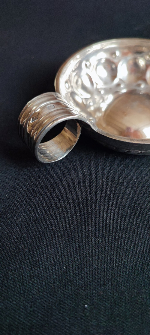 Set da degustazione in argento massiccio. XIX SECOLO