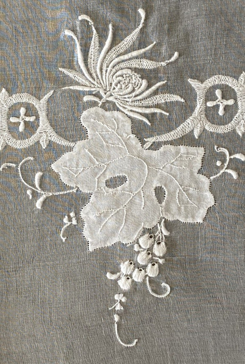 Nappe En Lin à Décor Fleurs, Raisins, Feuilles De Vigne Début XX ème