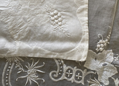 Nappe En Lin à Décor Fleurs, Raisins, Feuilles De Vigne Début XX ème