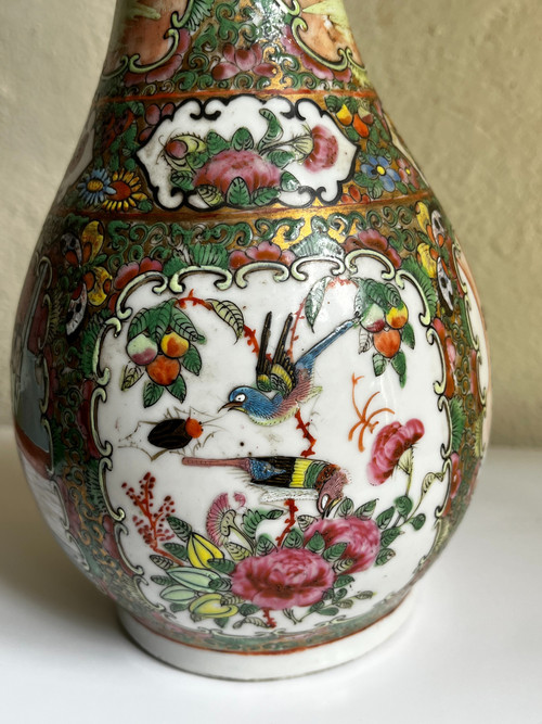 Vaso in porcellana cinese (Canton) del XIX secolo in perfetto stato di conservazione