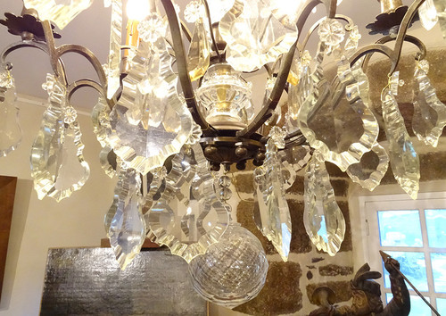 Lampadario a 6 luci in bronzo con pendenti in cristallo tagliato Coltelli XIX secolo