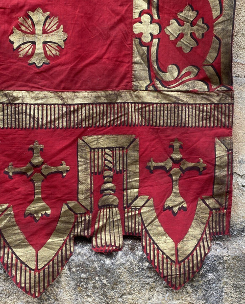 Große religiöse Drapierung rot und gold