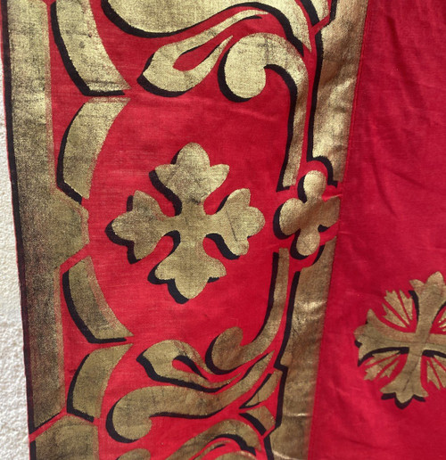 Große religiöse Drapierung rot und gold