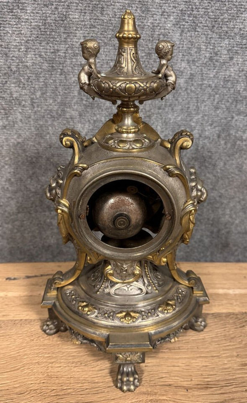 Renaissance-style gilt bronze and silver-plated clock from the 19th century