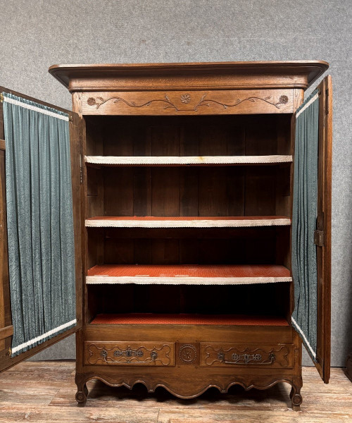 Libreria in rovere massiccio di epoca Luigi XV, 1750 circa.