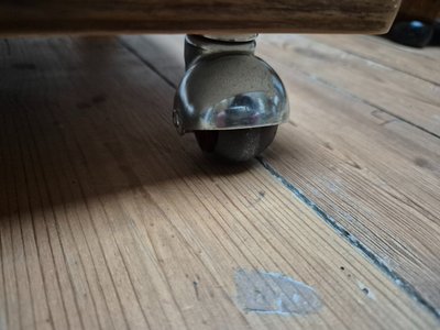 Bar di servizio in formica e legno, 19 anni circa