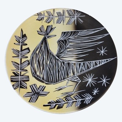 Vallauris plate with incised decoration.