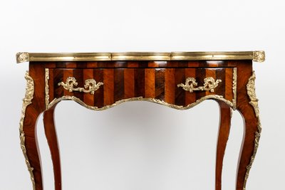 Tavolino da scrittura in palissandro e palissandro, periodo Napoleone III, 1850-1870 ca.