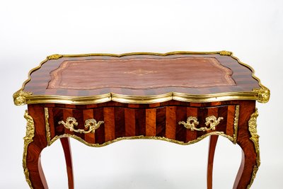 Tavolino da scrittura in palissandro e palissandro, periodo Napoleone III, 1850-1870 ca.
