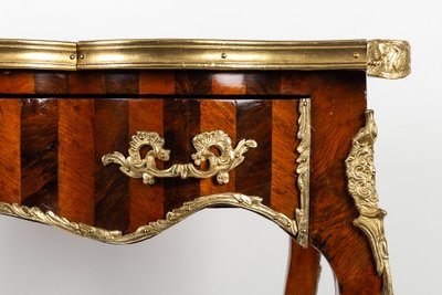 Tavolino da scrittura in palissandro e palissandro, periodo Napoleone III, 1850-1870 ca.