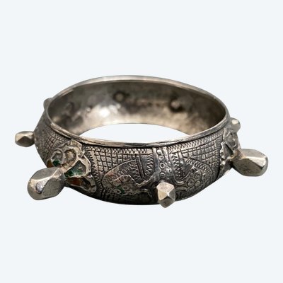Bracciale orientale berbero in argento con punte e cabochon 54 grammi
