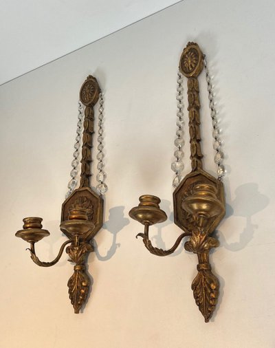 Importante Paire d'Appliques De Style Louis XVI En Bois Sculpté Dorées à Guirlandes De Cristaux