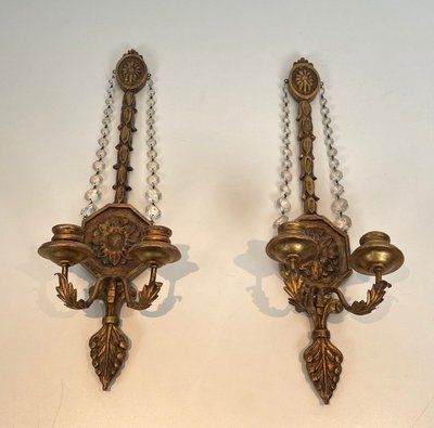 Importante Paire d'Appliques De Style Louis XVI En Bois Sculpté Dorées à Guirlandes De Cristaux