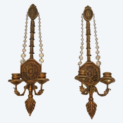 Importante Paire d'Appliques De Style Louis XVI En Bois Sculpté Dorées à Guirlandes De Cristaux