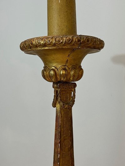 Grand Candelabra En Bois Sculpté Doré Sur Socle Patiné. French work. Circa 1900