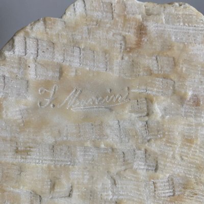 Marmorskulptur mit der Darstellung von La Vallière XX. von J. Morrini