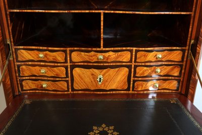 Marquetry desk stamped Léonard Boudin (1735-1804)